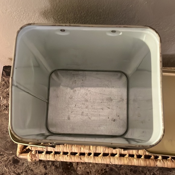 Vintage Hallmark Shirt Tales Penguin “Stay Cool” Tin Container with Handles - Picture 7 of 14